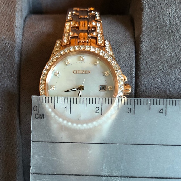 Women’s BRAND NEW Rose Gold Citizens Watch main image 4